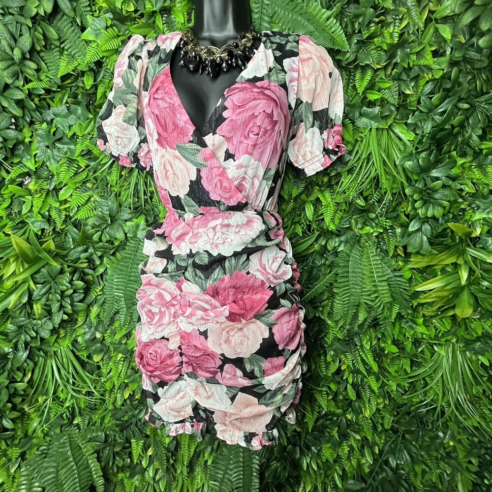 Women Dress XS Black‎ Floral Short Ruched V Neckline Puff Sleeve Speechless 0176